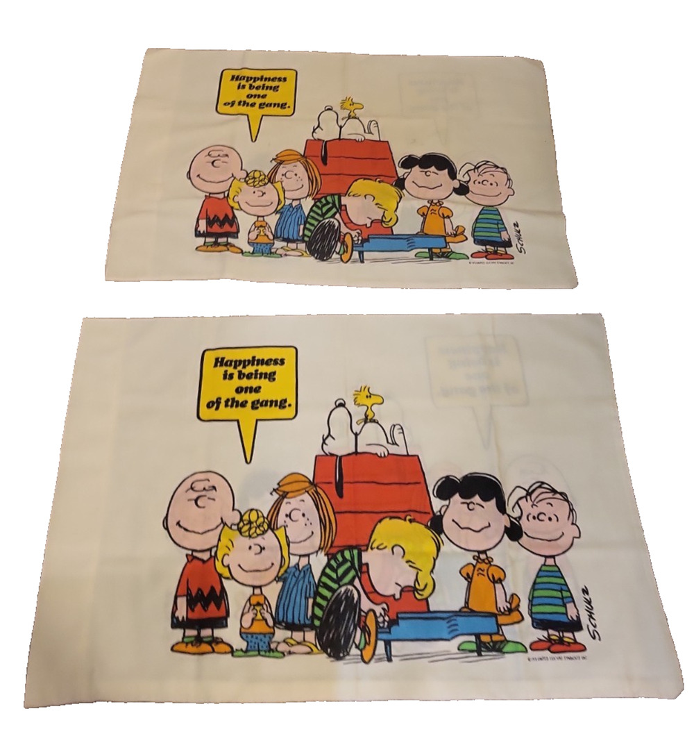 Lot of 2 Vtg 1971 Charlie Brown Peanuts Happiness..One Of The Gang pillowecases